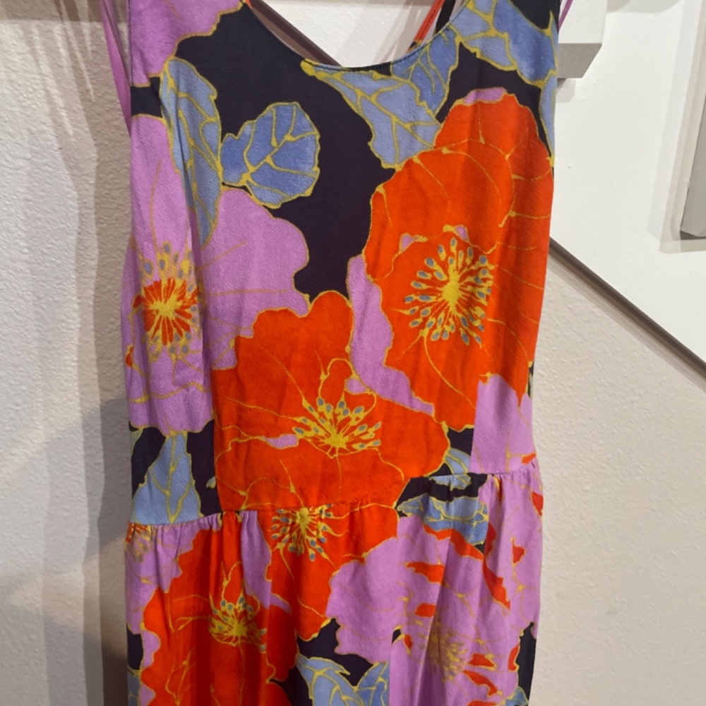 Beautiful dress by Loft - Picture 4 of 9